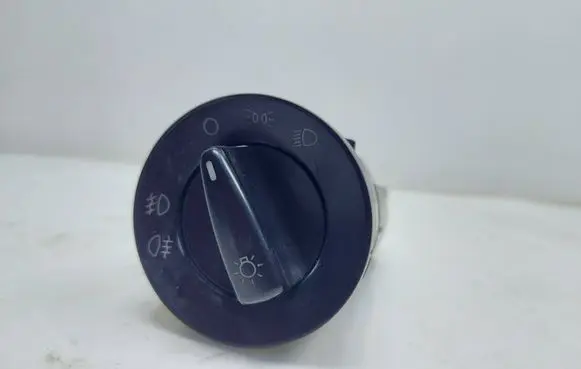 Skoda Octavia Mk2 (1Z) Light switch 1U0941531D
