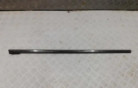 Skoda Fabia Mk4 (6VA) Front door trim (molding) 6va837475a
