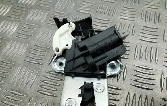 Audi A4 S4 B8 8K Tailgate/trunk/boot lock/catch/latch 4F5827505D