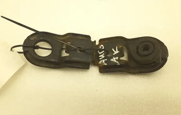 Subaru Legacy Radiator mount bracket