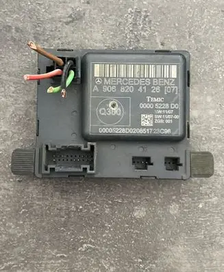 Mercedes-Benz Sprinter W901 W902 W903 W904 Door control unit/module A9068204126