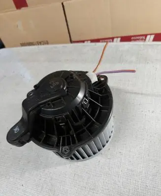 Ford Ranger Heater fan/blower F00S3B2445
