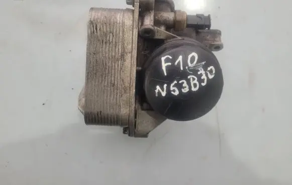 BMW 5 F10 F11 Oil filter cover 7516383