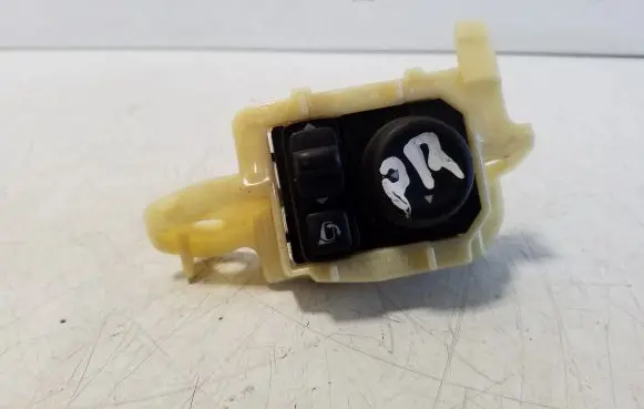 Nissan X-Trail T32 Wing mirror switch 809444CL0AA