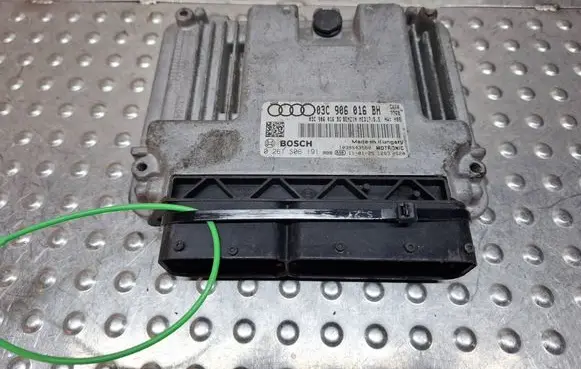 Audi A1 Engine control unit/module S27705978 03C906016BH