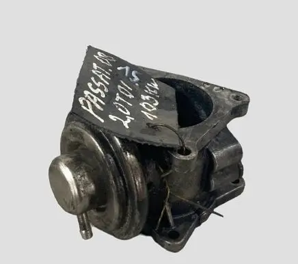 Volkswagen PASSAT B6 EGR valve 038129637D