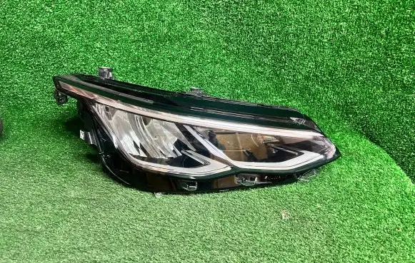 Volkswagen Golf VIII Headlight/headlamp 5H1941006B