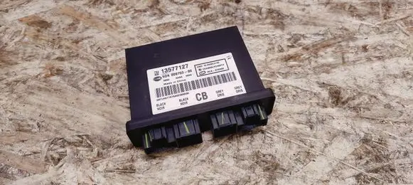 Cadillac SRX Door central lock control unit/module 13577127