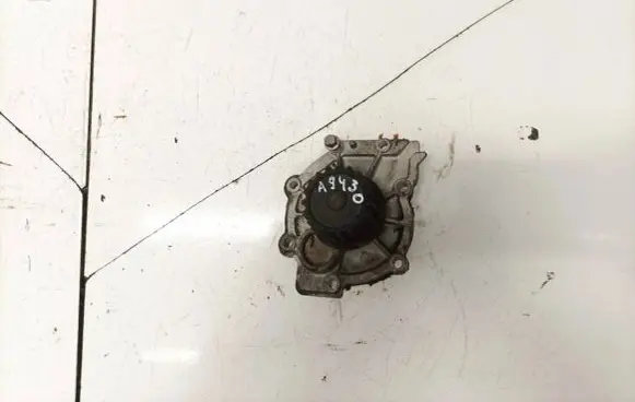 Volvo XC70 Water pump