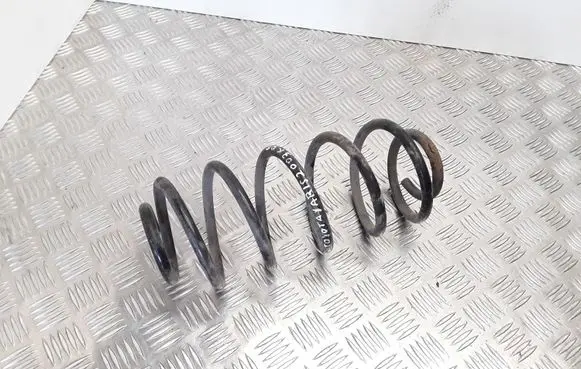 Toyota Auris 150 Rear coil spring