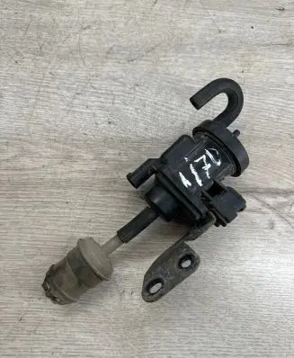 Mercedes-Benz A W168 Turbo solenoid valve 4715396