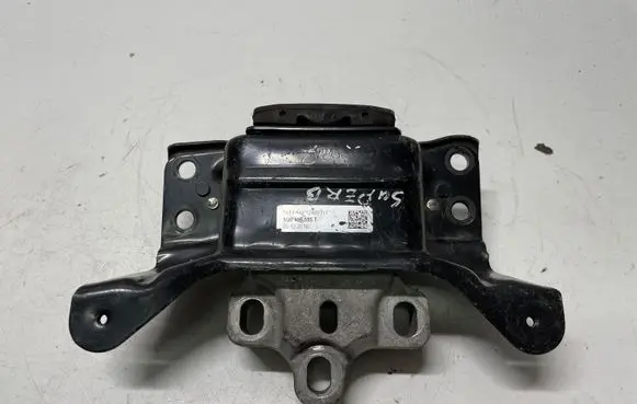 Skoda Superb B8 (3V) Engine mount bracket 5Q0199555T