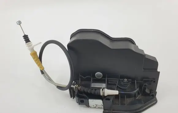 BMW 5 F10 F11 Front door lock 7202145