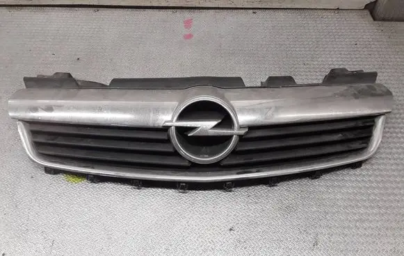Opel Zafira B Front bumper upper radiator grill 13136136 13150867 13150868
