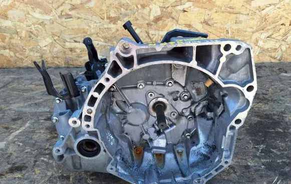 Nissan Note (E12) Manual 5 speed gearbox JH3328