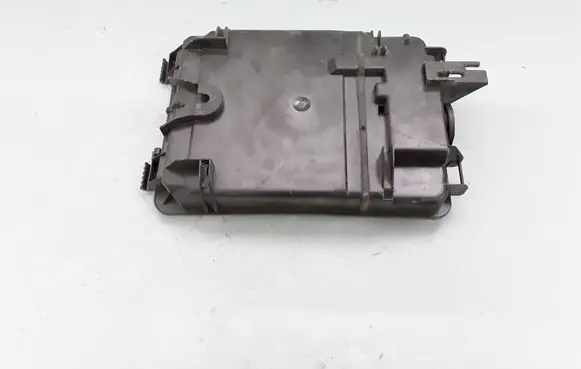 Volkswagen PASSAT B5 Fuse box cover 8D0927355A