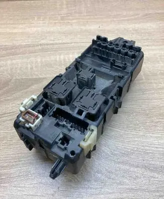 Mazda 323 Fuse module 8609F08