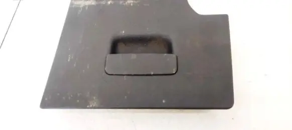 Glove box