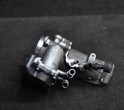 Audi A5 8T 8F Throttle valve 04L128063P