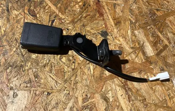 Nissan Navara D23 Rear seatbelt buckle 1132528