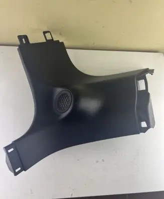 (D)pillar trim (top)