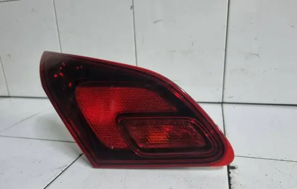 Opel Astra J Tailgate rear/tail lights 1090098