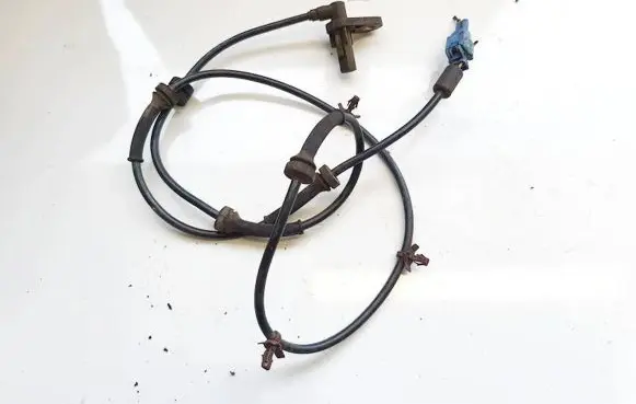 Nissan Primera ABS brake wheel speed sensor 0265007463 47911av700