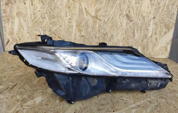 Toyota Camry VIII XV70 Headlight/headlamp MI04171