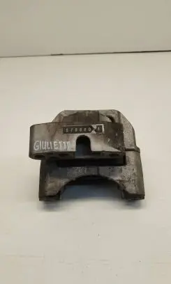 Alfa Romeo Giulietta Engine mount bracket 51888091