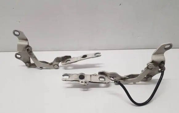 BMW 1 E81 E87 Engine bonnet/hood hinges 7060559 7060560