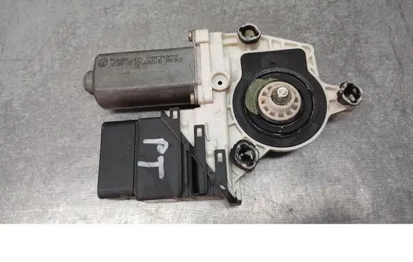 Volkswagen Bora Rear door window regulator motor 1J4959812C