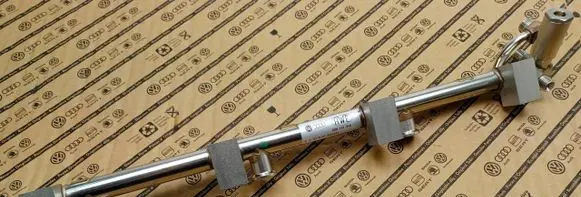 Audi Q7 4L Fuel main line pipe 03H133316