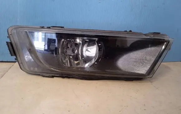 Skoda Octavia Mk3 (5E) Front fog light 5E0941700C