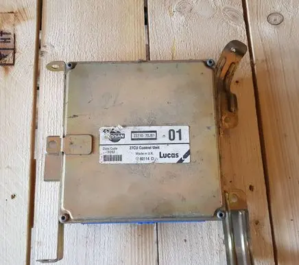 Nissan Primera Engine control unit/module 2371070J61