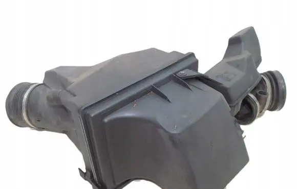 BMW 5 E39 Intake resonator 1744467