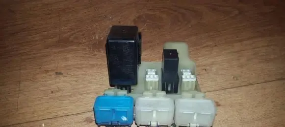 Mitsubishi Colt Fuse box set mr122396 g8d225m