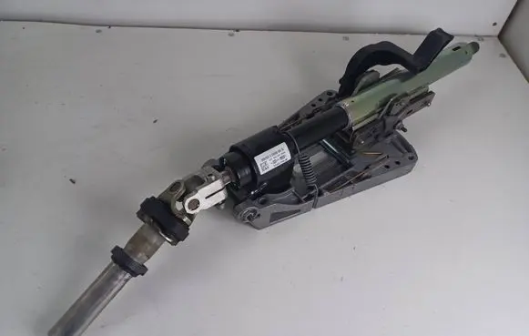 Mercedes-Benz E C207 W207 Steering wheel axle A204462206-MERC 204462206 A2074600016