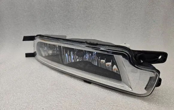Volkswagen PASSAT B8 Front fog light 3G0941662E 1NA01183902