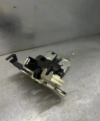Audi A7 S7 4G Tailgate/trunk/boot lock/catch/latch 8K9827505A