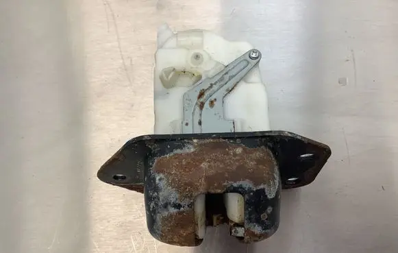 Nissan Murano Z50 Loading door lock 