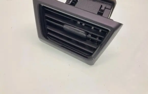 Nissan Leaf II (ZE1) Dashboard side air vent grill/cover trim 687617SK0B 687615 LG60PG05