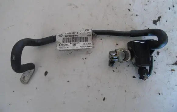 Volkswagen Tiguan Negative earth cable (battery) 