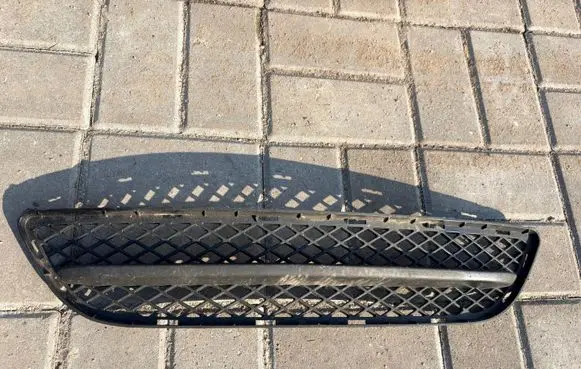 BMW 3 E90 E91 Front bumper lower grill 7154556