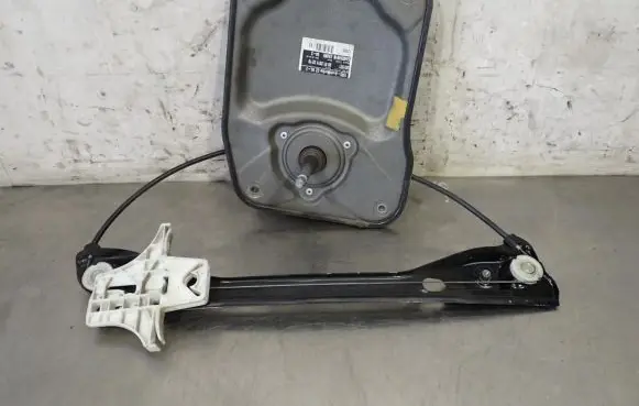 Skoda Fabia Mk2 (5J) Rear door manual window regulator 5J4839401B
