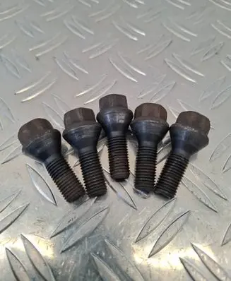 BMW 3 E90 E91 Nuts/bolts