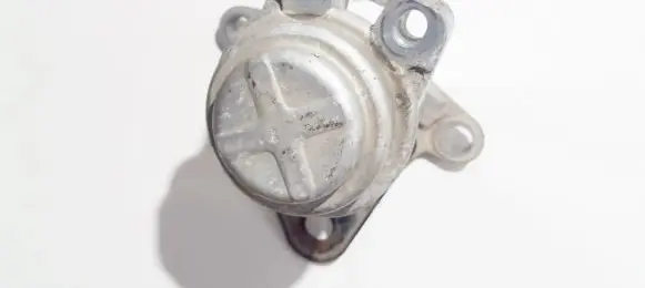 Volvo S60 Engine mount bracket 11045