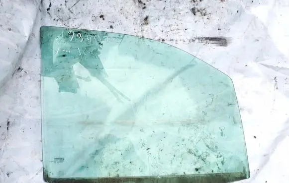 Peugeot 806 Front door window glass four-door
