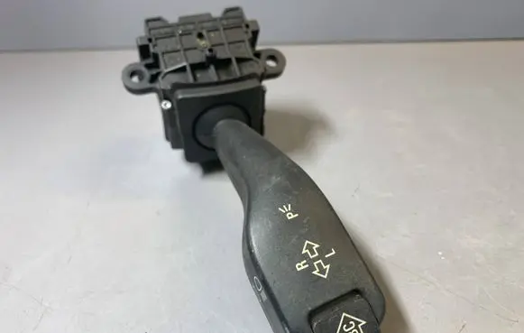 BMW X3 E83 Indicator stalk 8363668 01104010