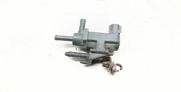 Toyota Matrix (E130) Vacuum valve 90080A2001 1362002771