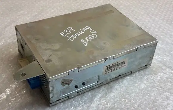 BMW 5 E39 Video control module 6903727 037138050 013746